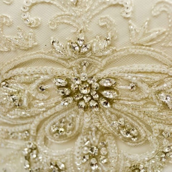 Kenneth Pool Wedding Gown - Picture 4 of 10